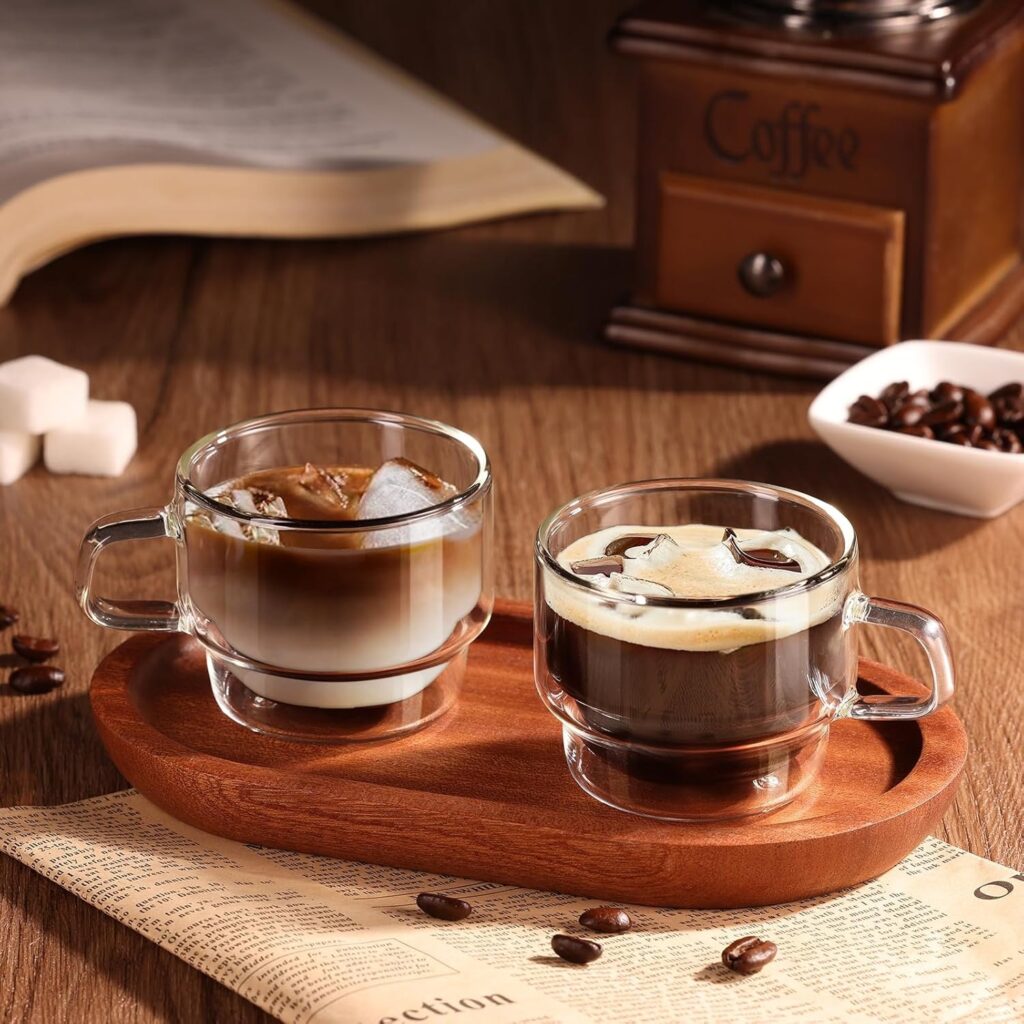 vaso de cristal o taza de cerámica