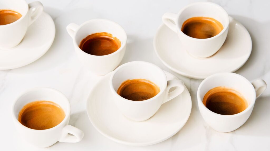 cuánta cafeína tiene el café